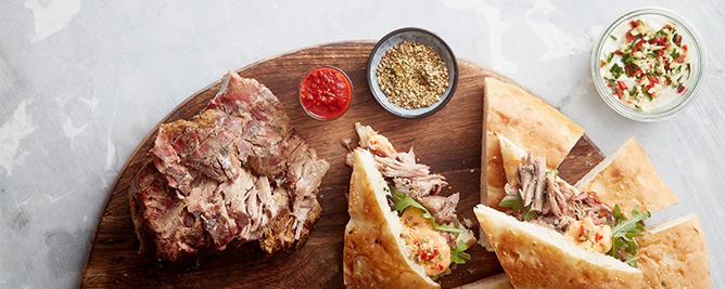 Pulled lamb burgers van de bbq