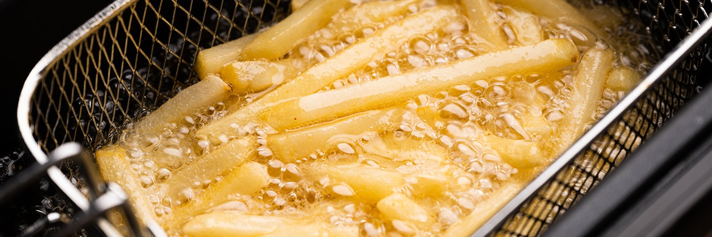 Smażenie frytek we frytkownicy