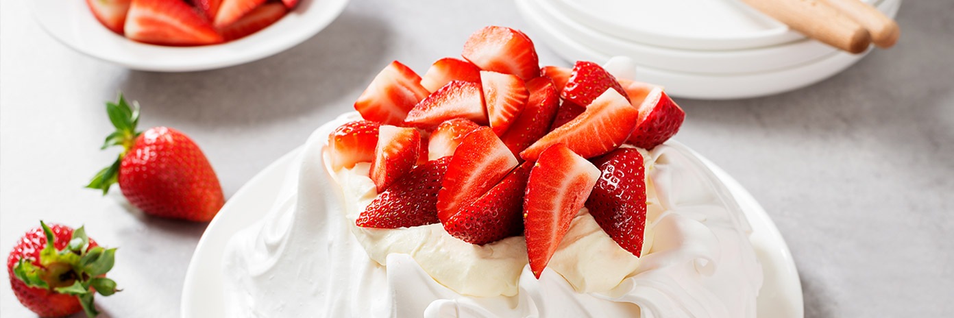 Bita śmietana z truskawkami