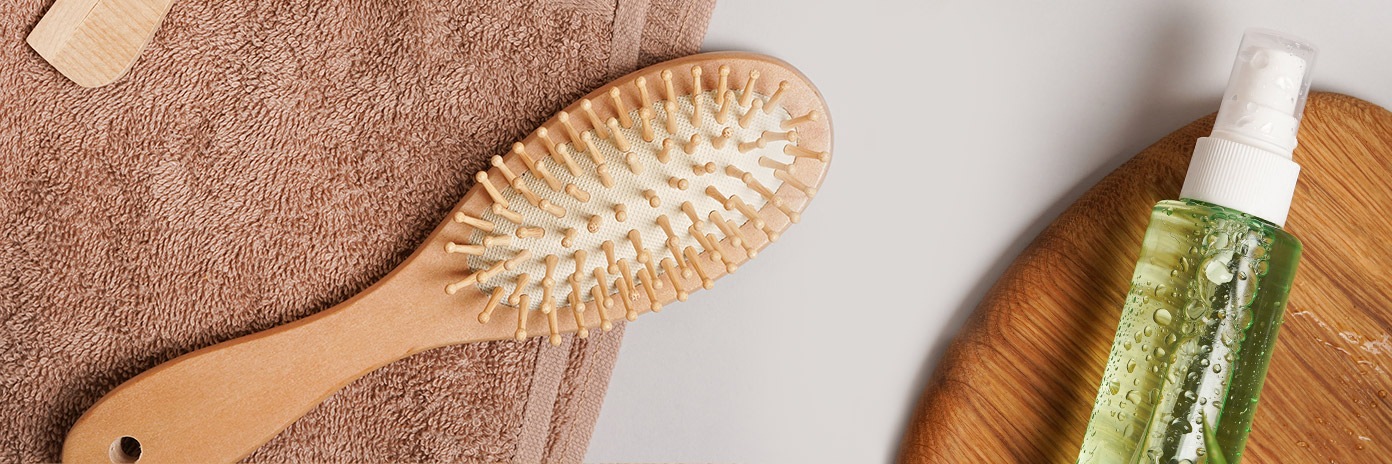 Odżywka do włosów i szczotka