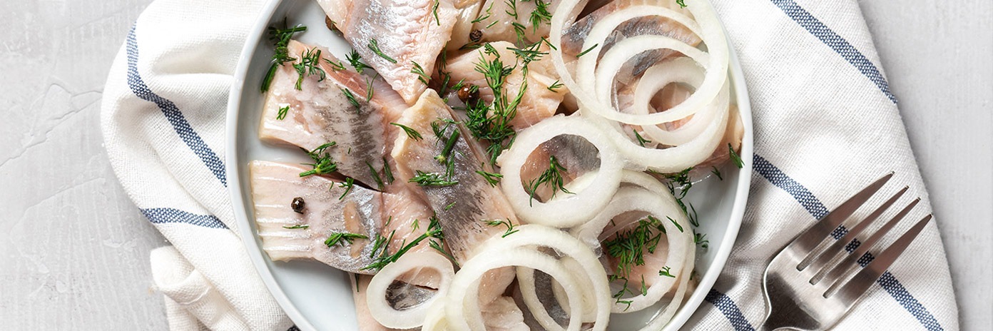 Śledzie z cebulą