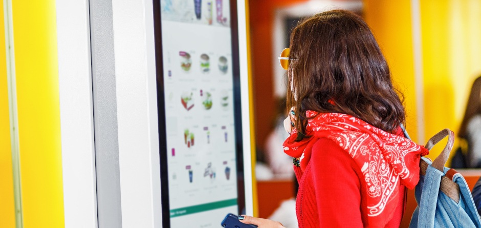 Interaktywne ekrany dotykowe z samoobsługowym menu