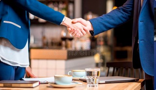 Apertar de mãos: parcerias