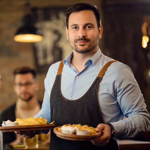 How can restaurant use social media