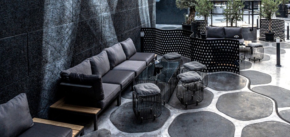 Outdoor Furniture Materials and their Pros and Cons