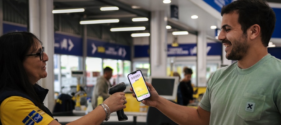 Colaboradora makro 