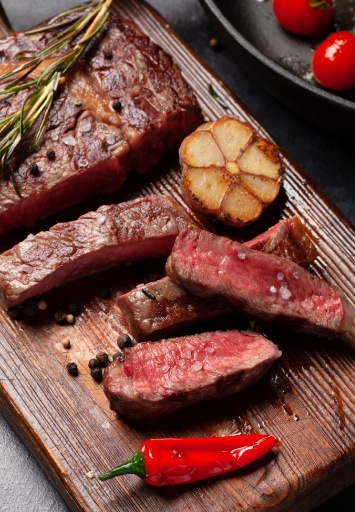 Steak de vită medium rare, fraged și suculent, soluția ideală pentru preparate premium și experiențe culinare consistente