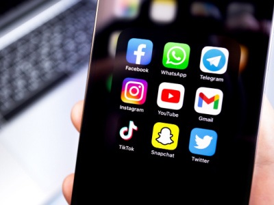 Diferite platforme de Social Media