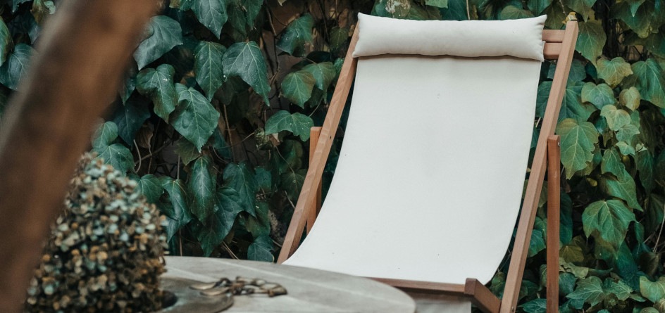 Comfortable hotel outdoor seating areas