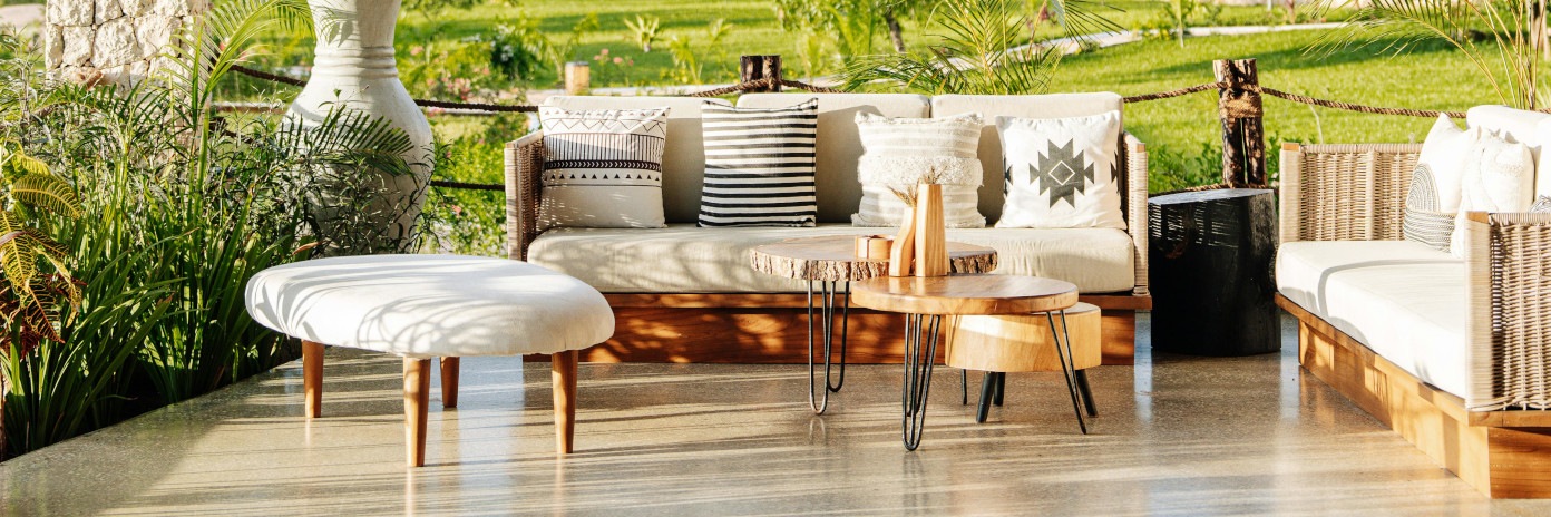 How to Design Welcoming Outdoor Hotel Spaces