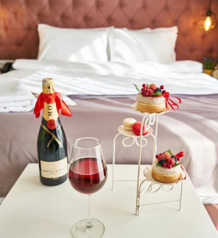 Hotel pricing strategies: Upselling premium services