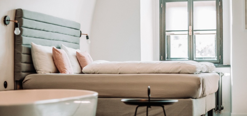 Hotel room bed types