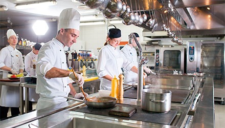 Equipamiento textil para hostelería de Makro 