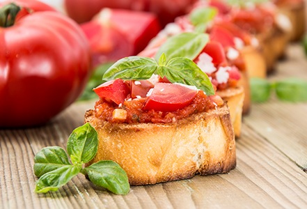 Hleb sa pestom od sušenog paradajza