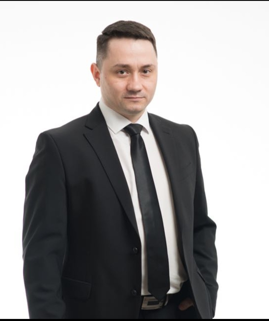 store_manager_sheikin-roman