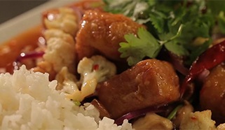 Stir fry tofu s karfiolom a hubami