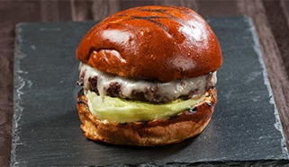 Hovädzí burger s kozím syrom