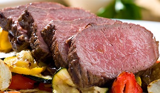 Picanha s grilovanou zeleninou a koriandrovým pestom