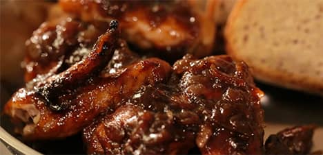 Opité kurča (kuracie krídla pečené na pive)