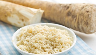 Filety zo sumca s chrenovou omáčkou a koreňovou zeleninou