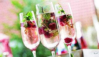 Šumivý malinový kokteil