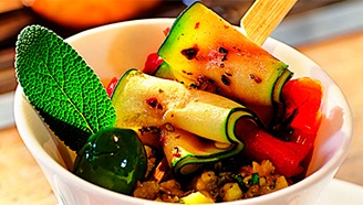 Baklažánová pena s cuketovými špízmi