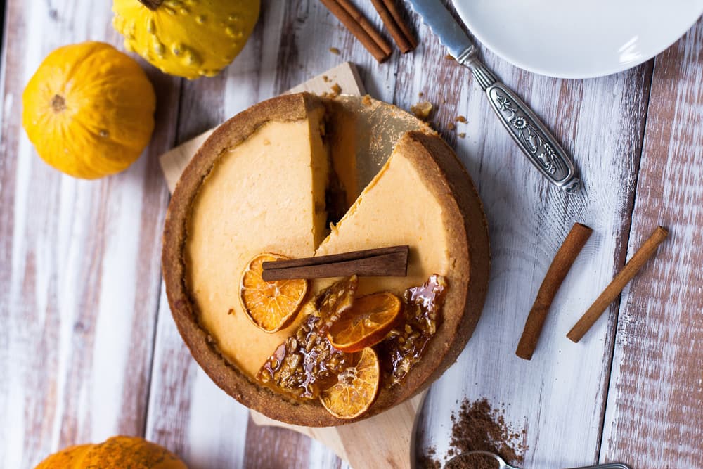 Домашній гарбузовий пиріг з апельсином та корицею