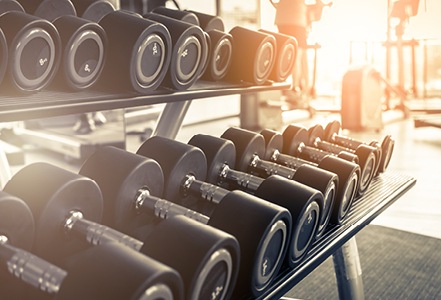 Товари для занять спортом у залі