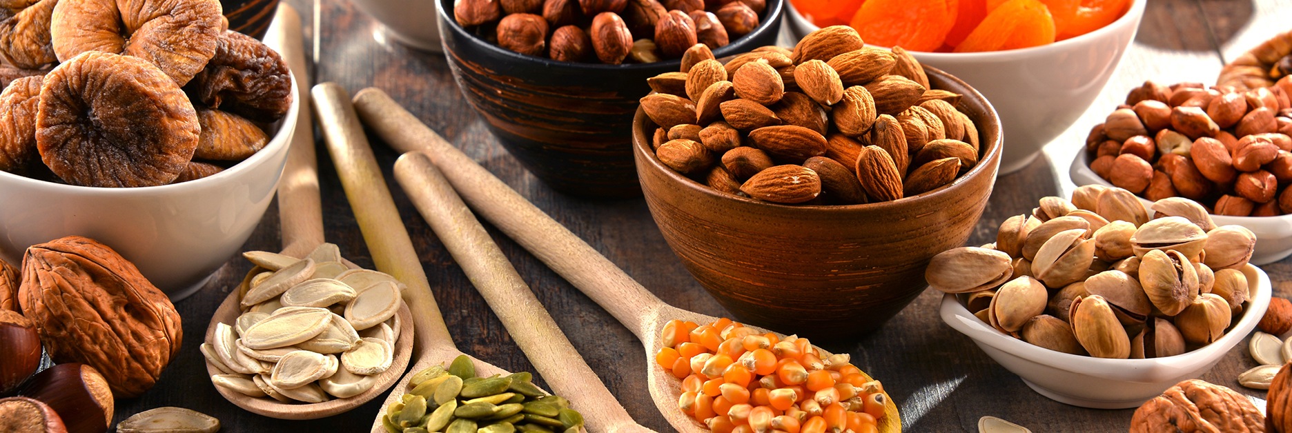 Сушені горіхи та насіння