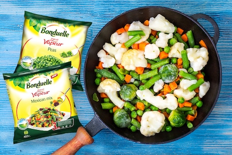 Заморожена овочева суміш Bonduelle у сковороді з морквою, броколі, горошком та квасолею Заморожена овочева суміш Bonduelle у сковороді з морквою, броколі, горошком та квасолею