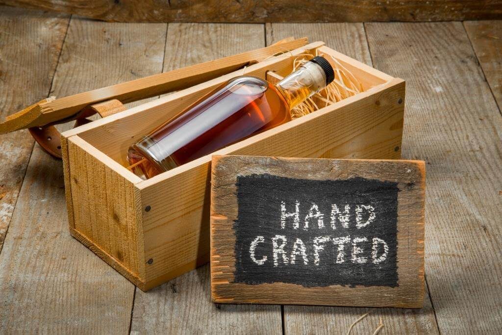 пляшка коньяку на подарунок