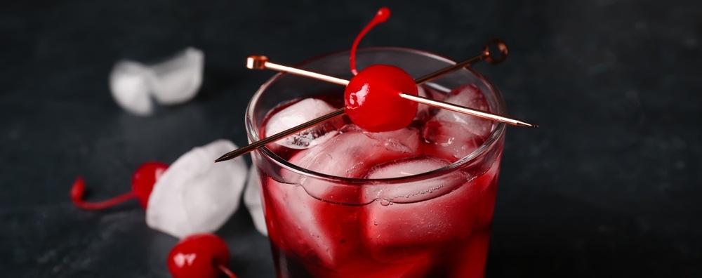 Вишня в коктейлі