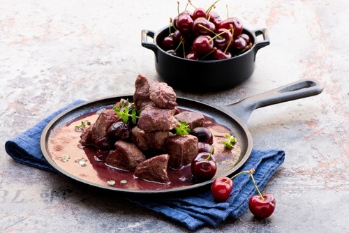 Вишня у стравах