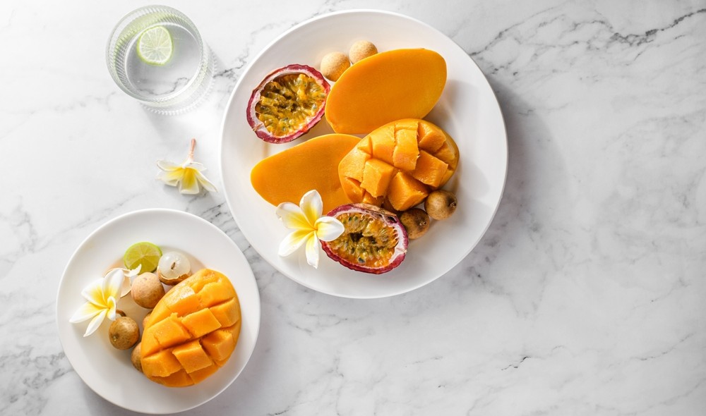 Десерт з манго та маракуйї