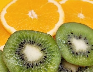 скибочки ківі апельсин