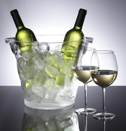 вино і келехи