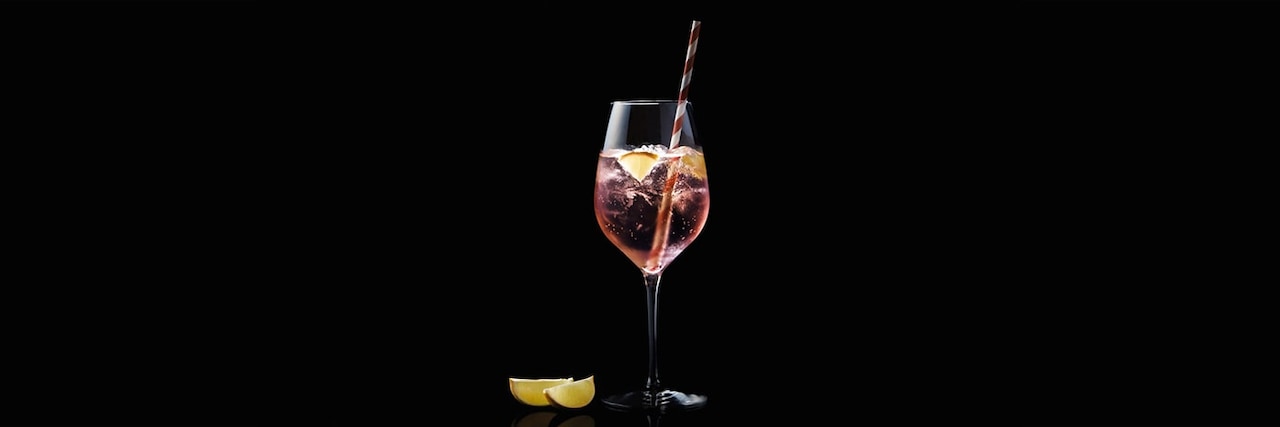Cocktail Spritz à la Française : Lillet Tonic Cocktail Spritz à la Française : Lillet Tonic