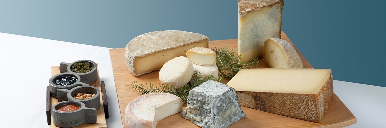 Recette de chefs - Planche de fromage de régions et condiments
