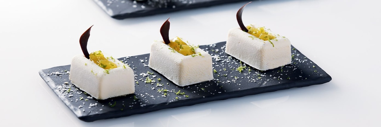 Recette de chefs | Entremet Fleur des îles Recette de chefs | Entremet Fleur des îles